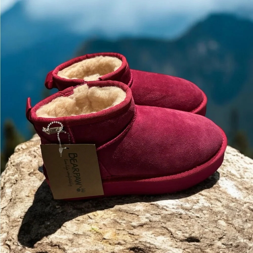 BearPaw Pink Shearling Boots Size 5. NWT.